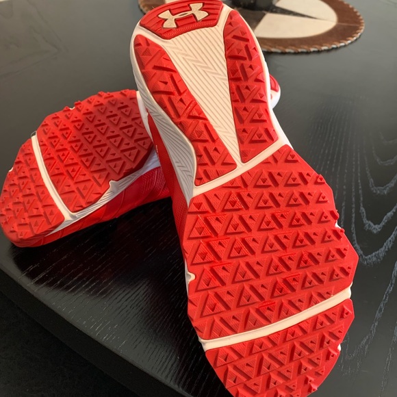 Ladies Under Armour sneaker - Picture 2 of 5